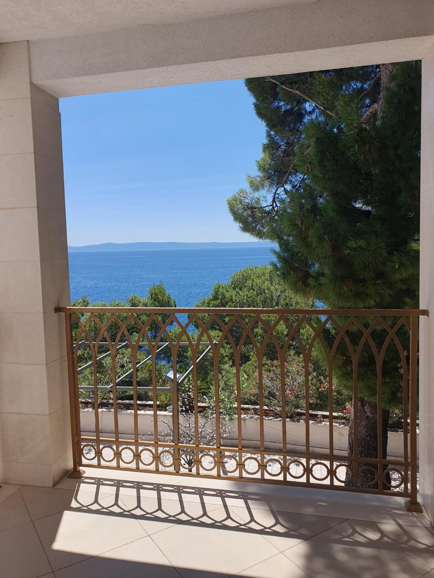 Inas Place Baška Voda Esterno foto
