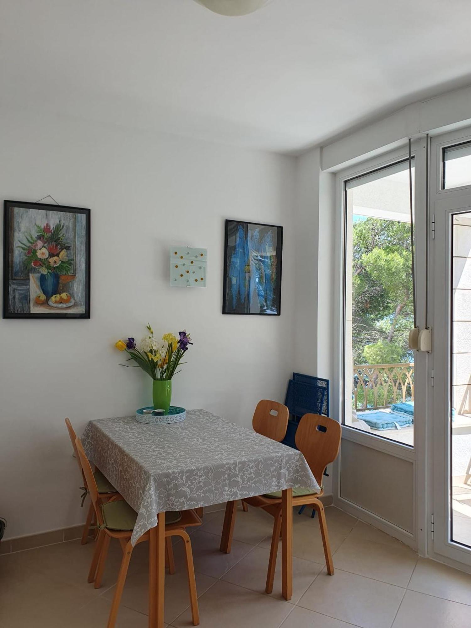 Inas Place Baška Voda Esterno foto
